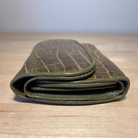 Croc embossed leather trifold vintage wallet - Picture 3 of 9